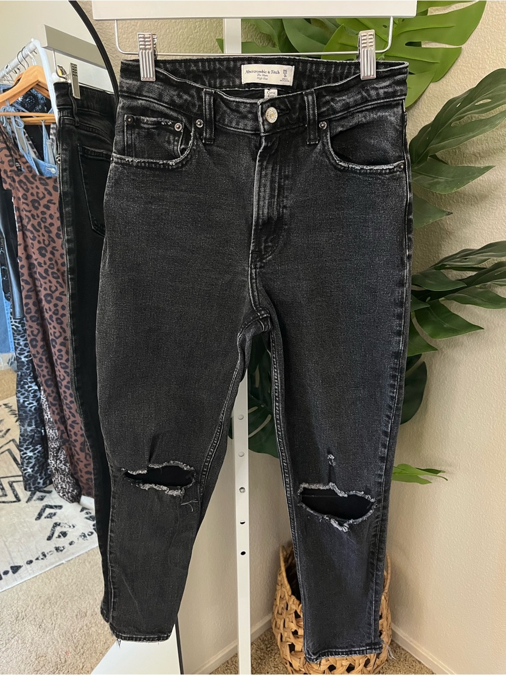 🖤 Abercrombie & Fitch Black Distressed Mom Jeans | Curve Love High Rise Denim